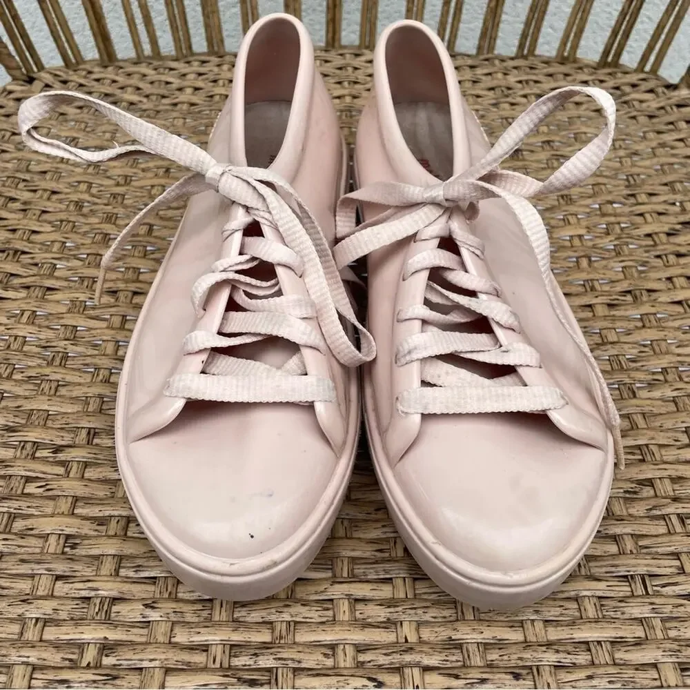 Melissa girls pink sneakers size 5